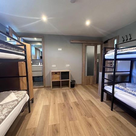 レオガング Haus Tirol Bed & Breakfast エクステリア 写真