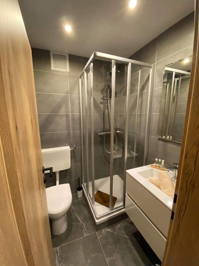 レオガング Haus Tirol Bed & Breakfast エクステリア 写真