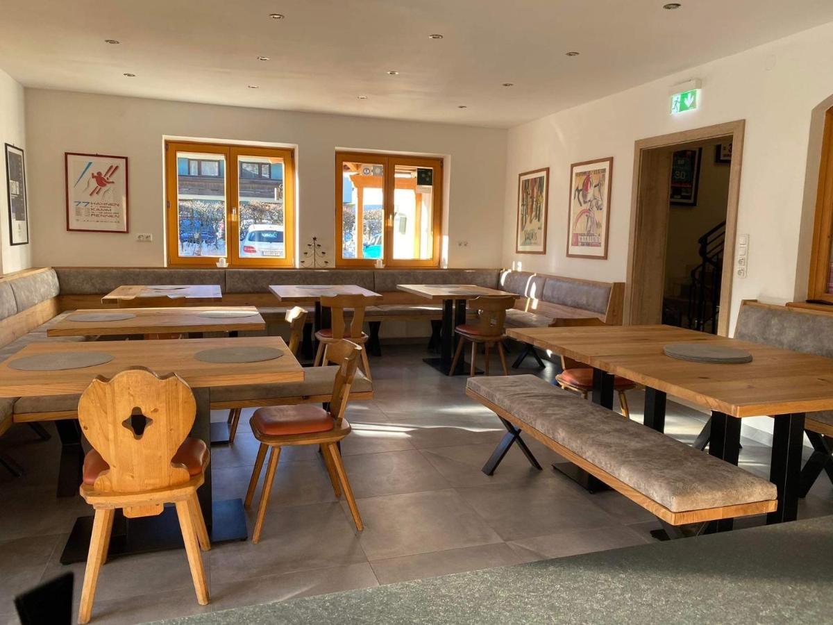 レオガング Haus Tirol Bed & Breakfast エクステリア 写真