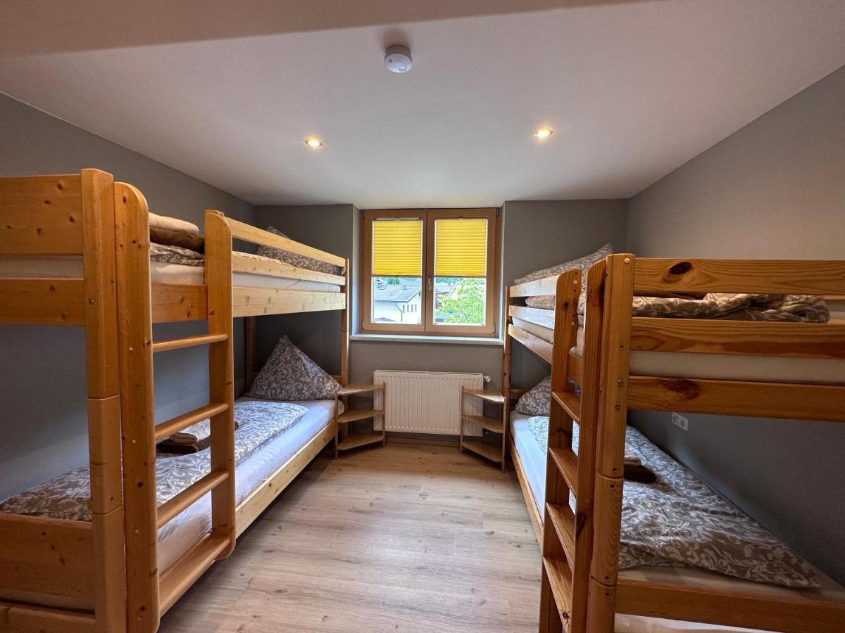レオガング Haus Tirol Bed & Breakfast エクステリア 写真