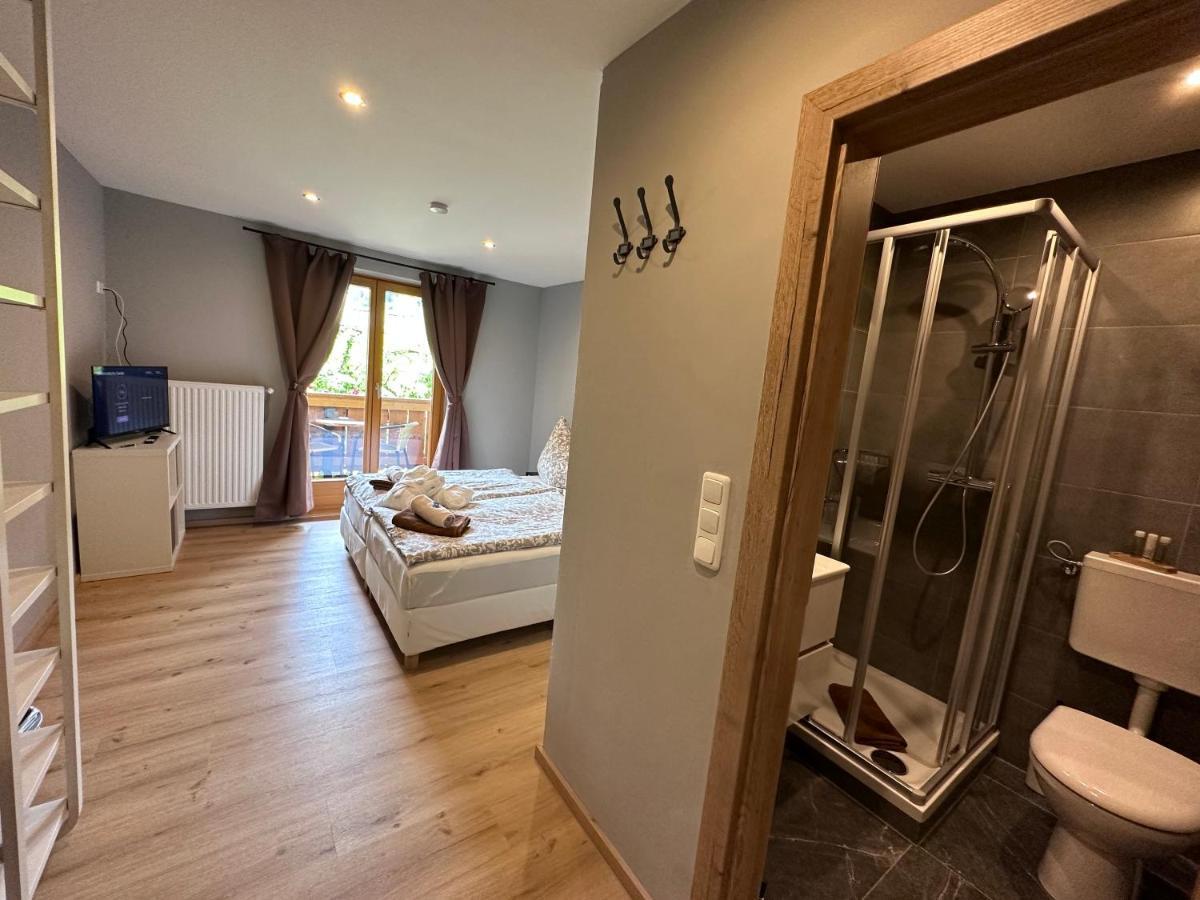 レオガング Haus Tirol Bed & Breakfast エクステリア 写真