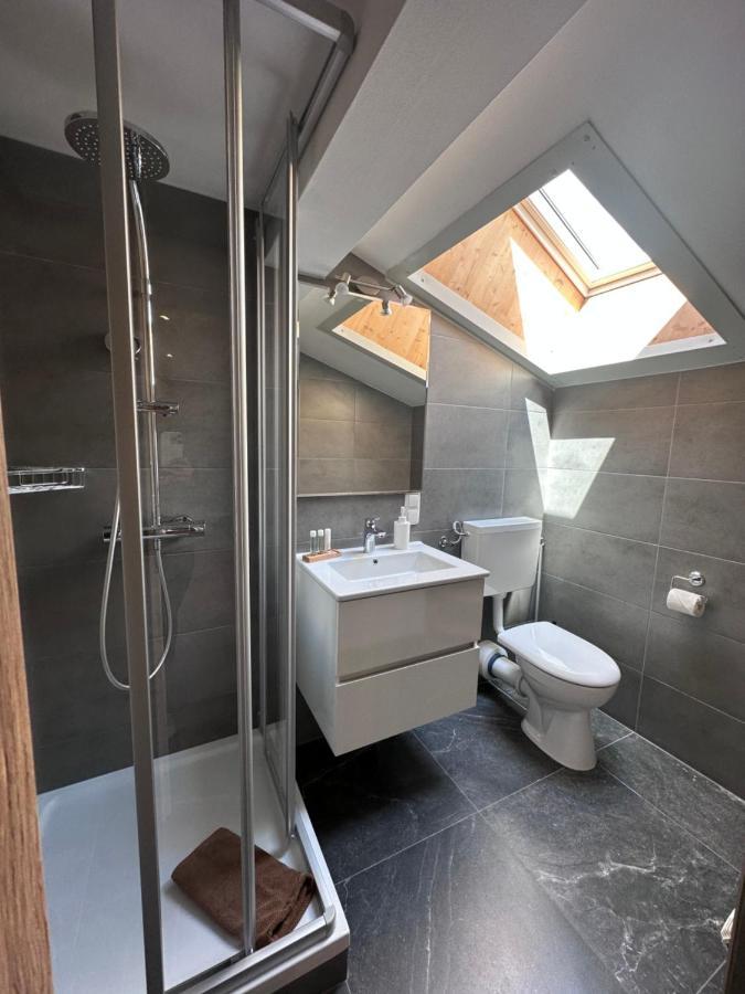 レオガング Haus Tirol Bed & Breakfast エクステリア 写真
