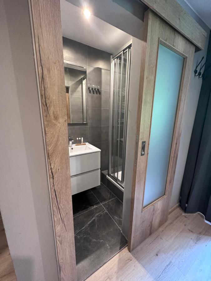 レオガング Haus Tirol Bed & Breakfast エクステリア 写真
