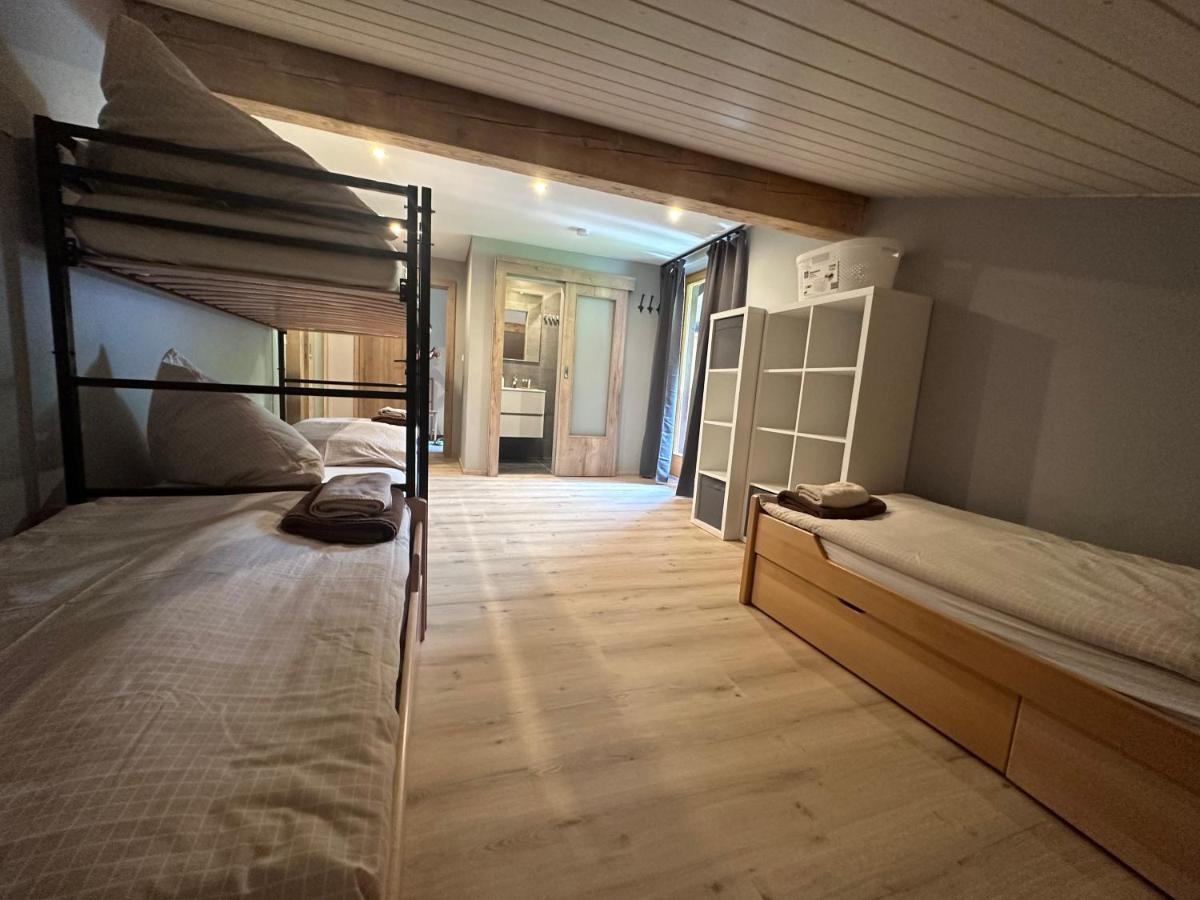 レオガング Haus Tirol Bed & Breakfast エクステリア 写真