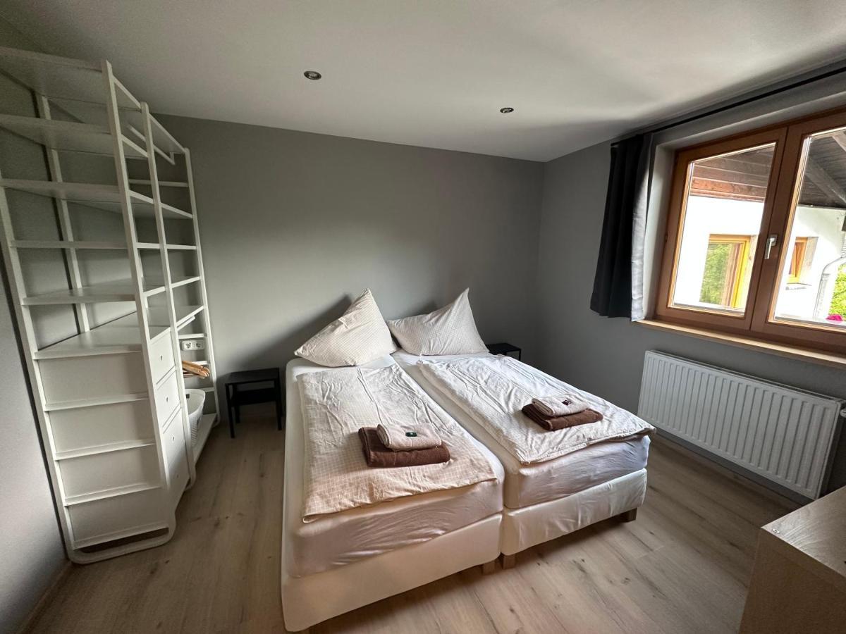 レオガング Haus Tirol Bed & Breakfast エクステリア 写真