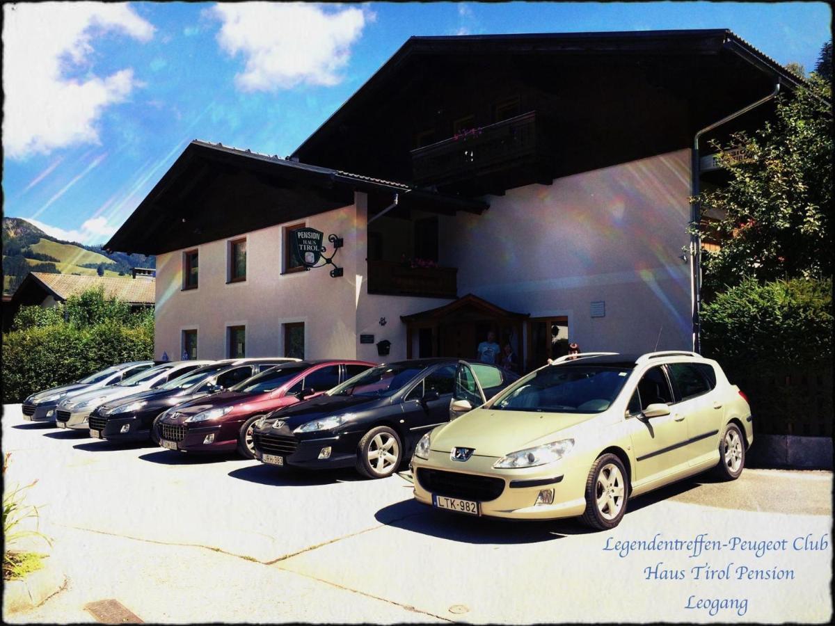 レオガング Haus Tirol Bed & Breakfast エクステリア 写真